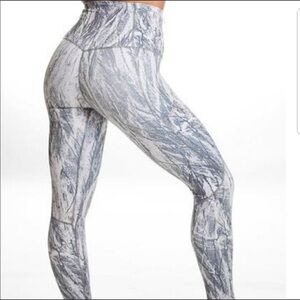 Ptula Chandre Birch Marble High Rise Legging NWT